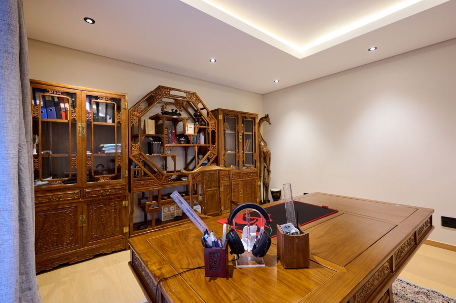 7 Bedroom Property for Sale in Waterfall Country Estate Gauteng