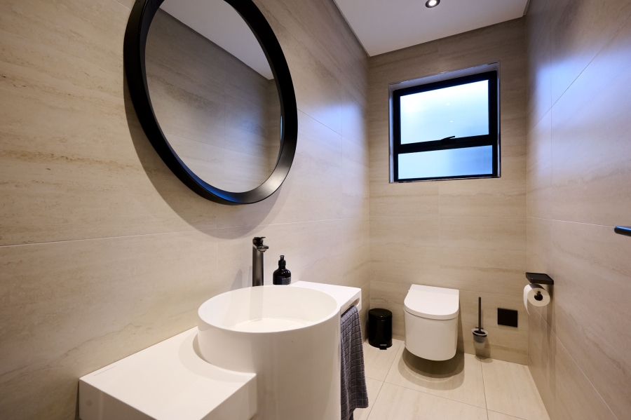 7 Bedroom Property for Sale in Waterfall Country Estate Gauteng