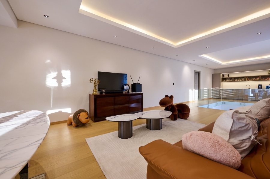 7 Bedroom Property for Sale in Waterfall Country Estate Gauteng