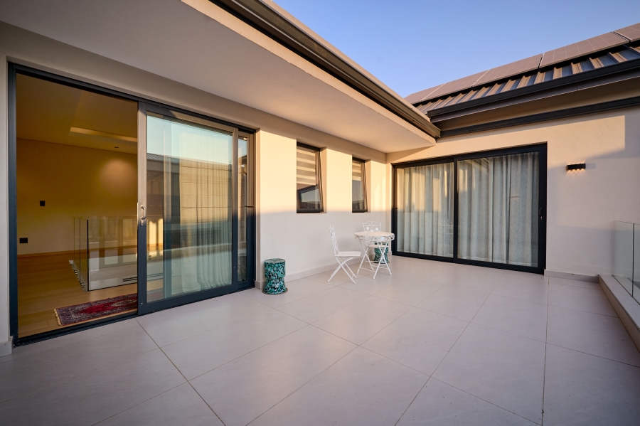 7 Bedroom Property for Sale in Waterfall Country Estate Gauteng
