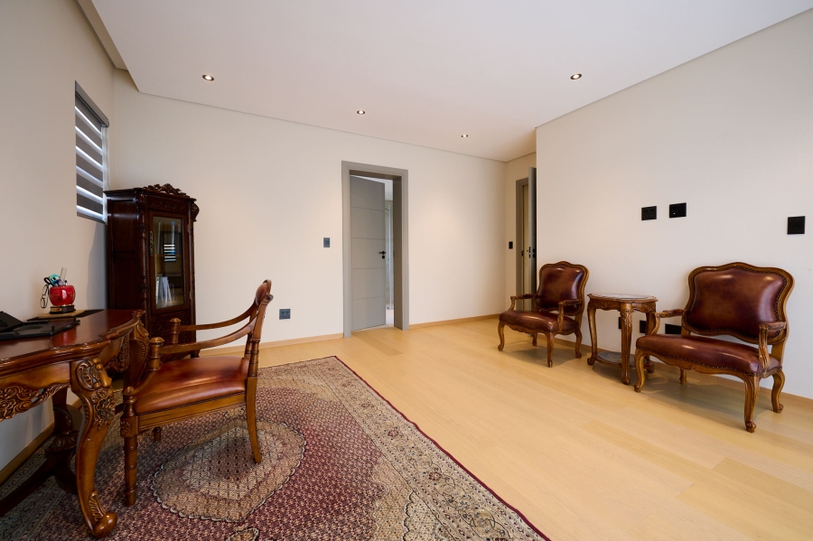 7 Bedroom Property for Sale in Waterfall Country Estate Gauteng