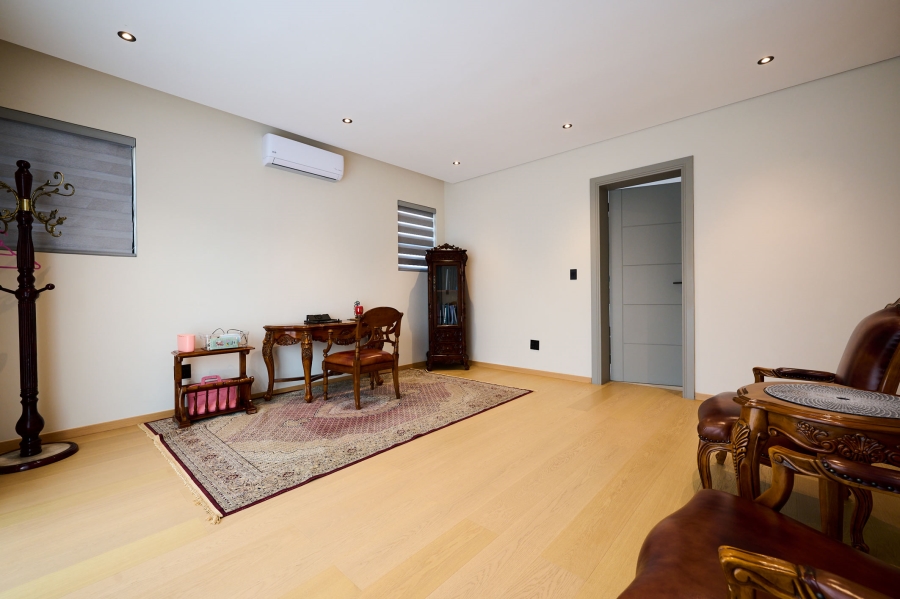 7 Bedroom Property for Sale in Waterfall Country Estate Gauteng