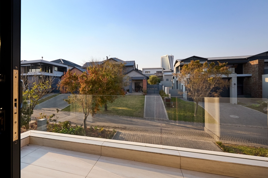 7 Bedroom Property for Sale in Waterfall Country Estate Gauteng