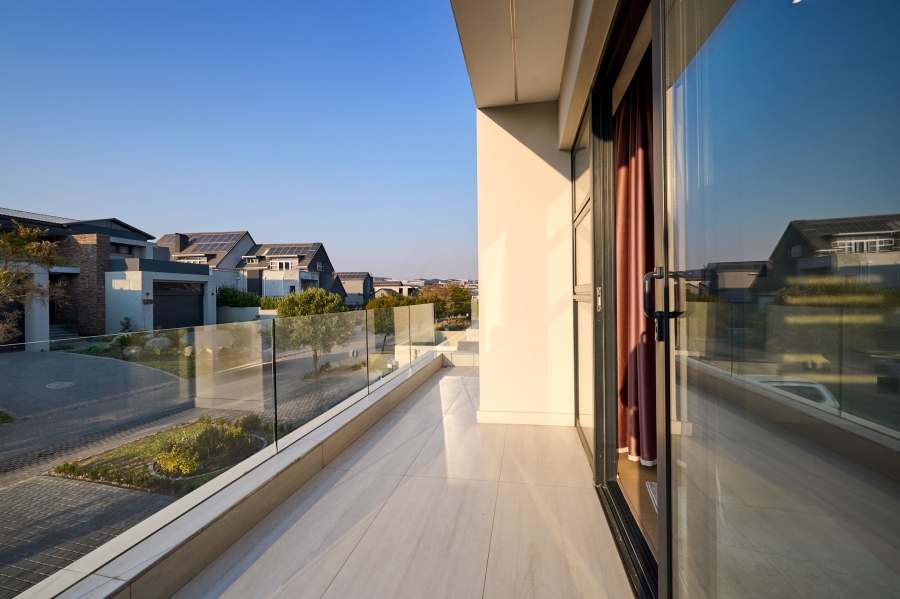 7 Bedroom Property for Sale in Waterfall Country Estate Gauteng