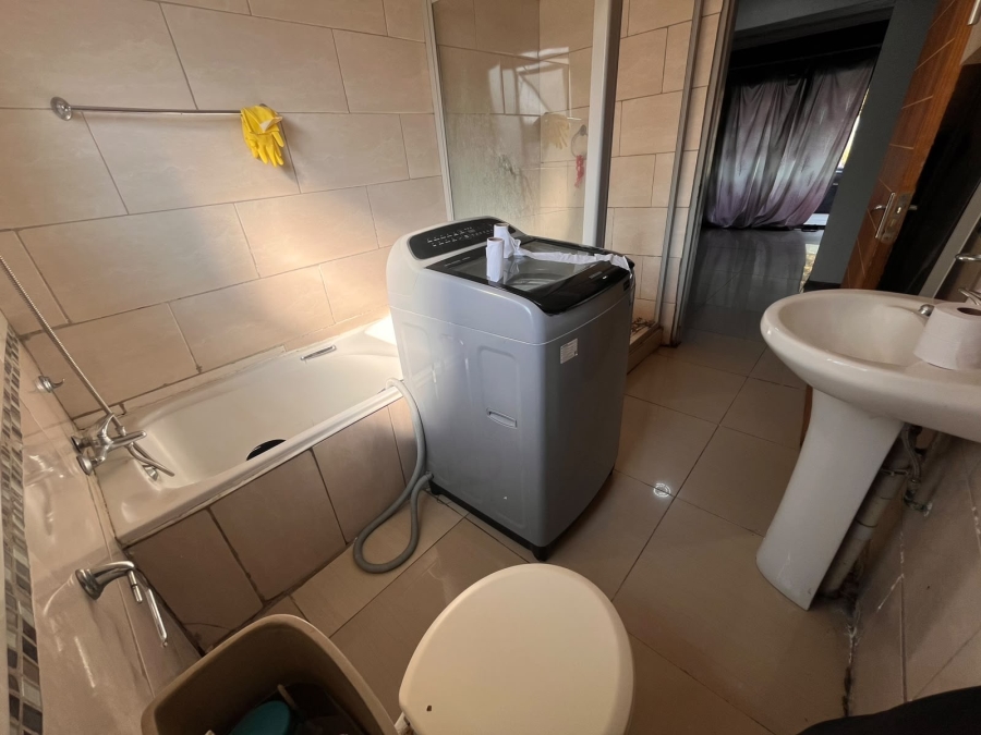 3 Bedroom Property for Sale in Gezina Gauteng