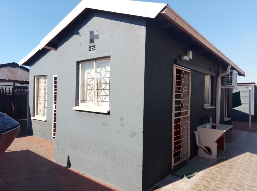 2 Bedroom Property for Sale in New Payneville Gauteng