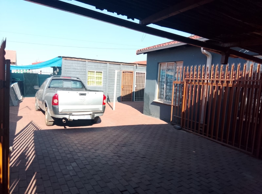 2 Bedroom Property for Sale in New Payneville Gauteng