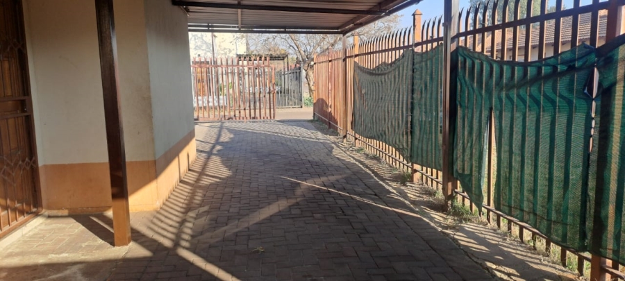 To Let 3 Bedroom Property for Rent in Booysens Gauteng