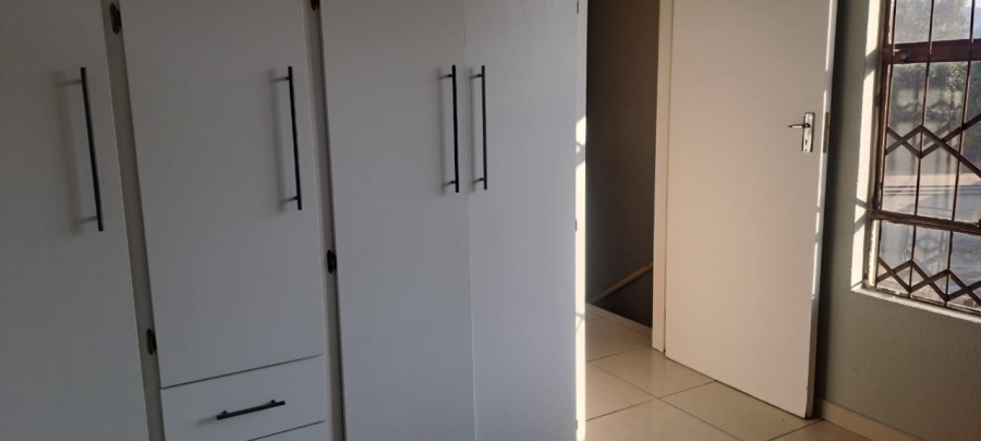 To Let 3 Bedroom Property for Rent in Booysens Gauteng