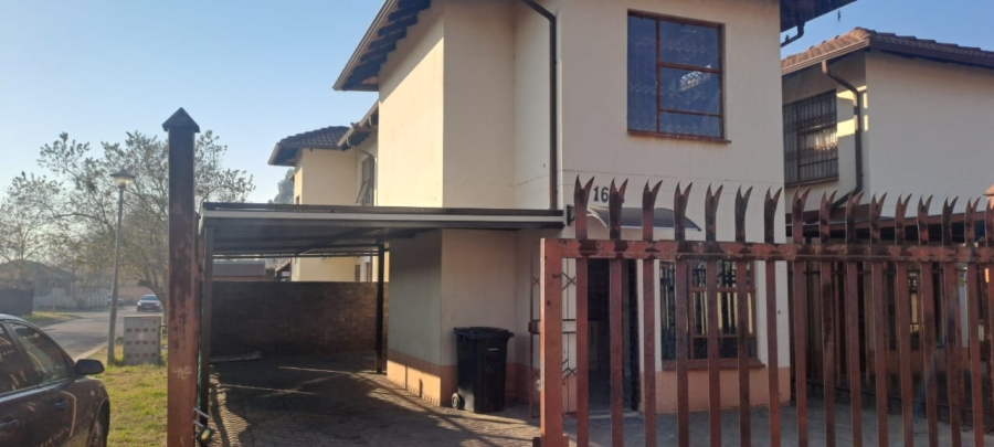 To Let 3 Bedroom Property for Rent in Booysens Gauteng