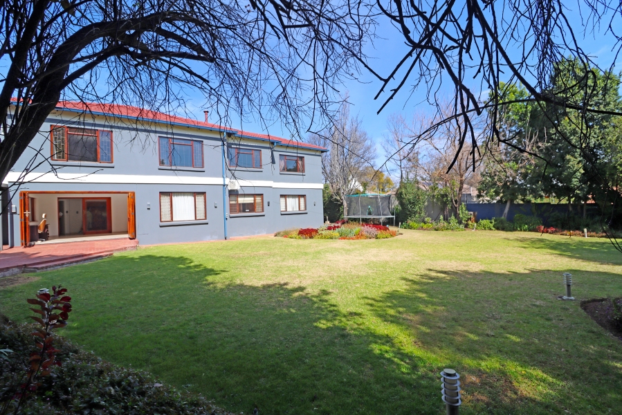7 Bedroom Property for Sale in Magaliessig Gauteng