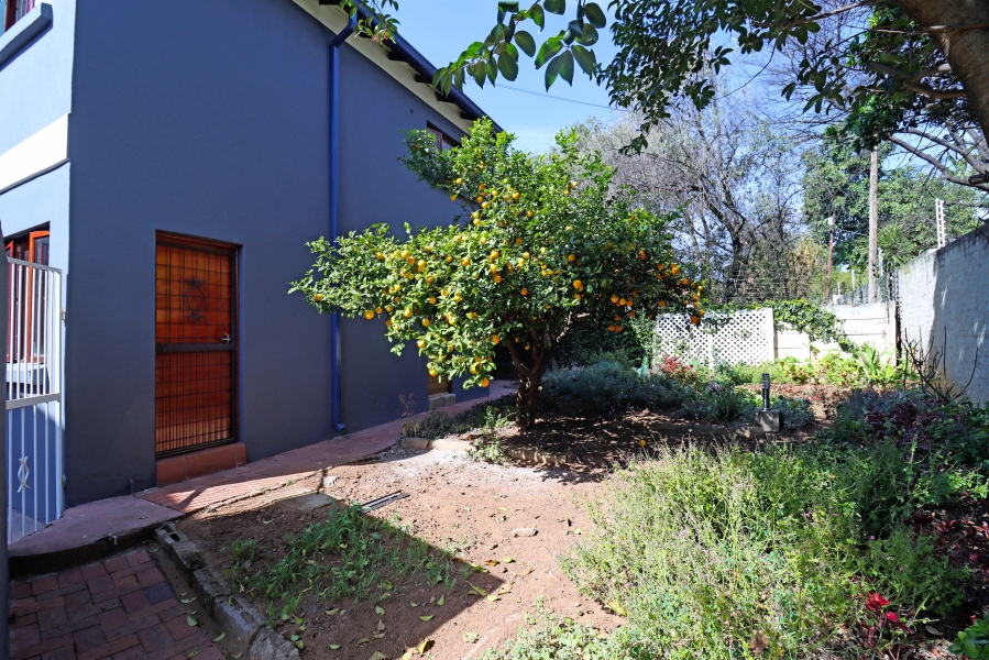 7 Bedroom Property for Sale in Magaliessig Gauteng