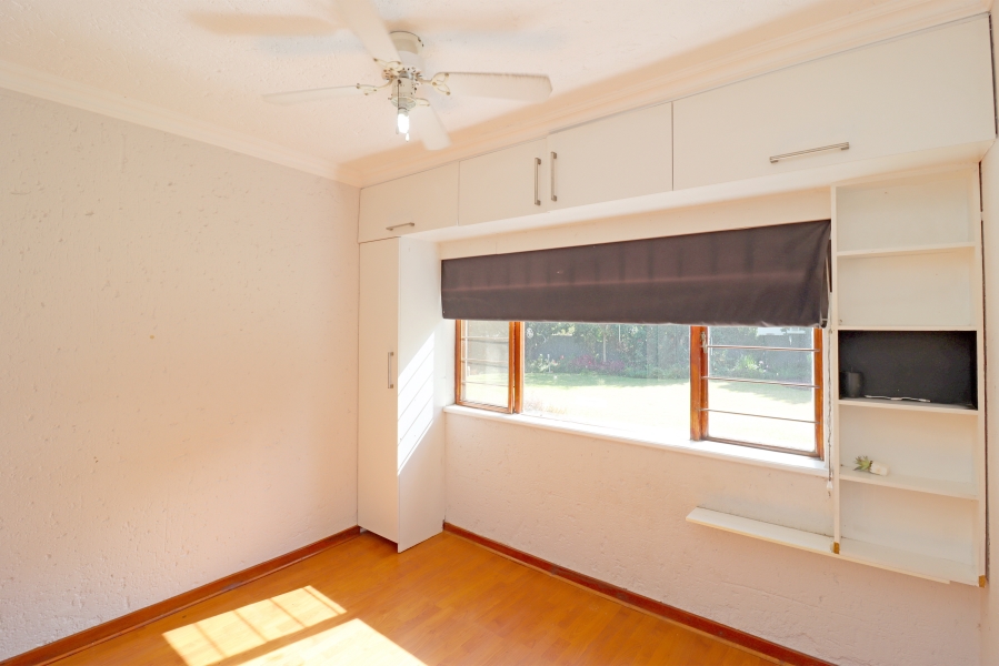 7 Bedroom Property for Sale in Magaliessig Gauteng
