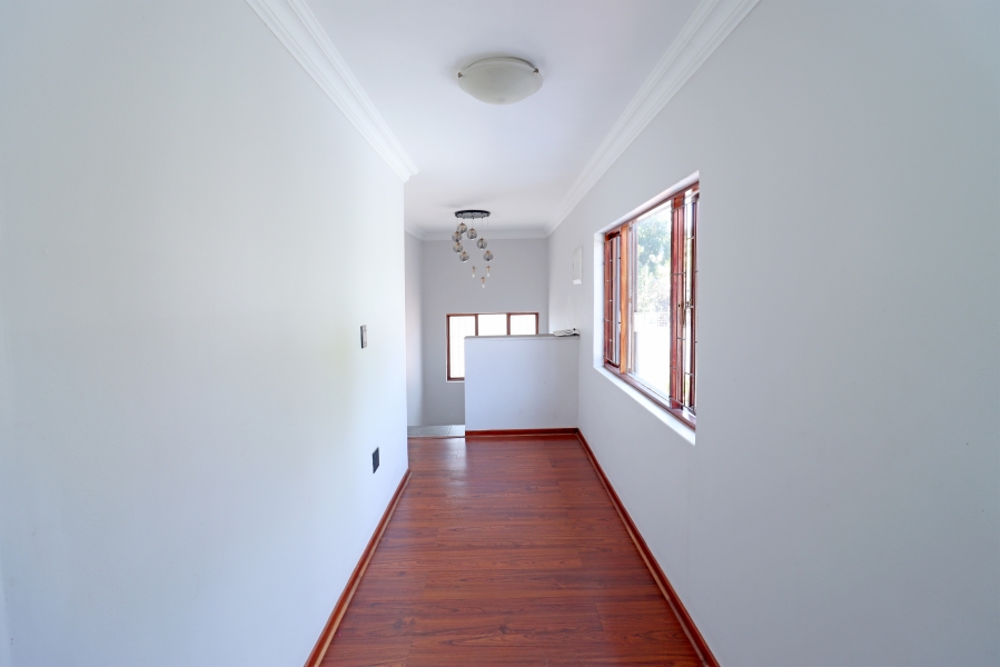 7 Bedroom Property for Sale in Magaliessig Gauteng