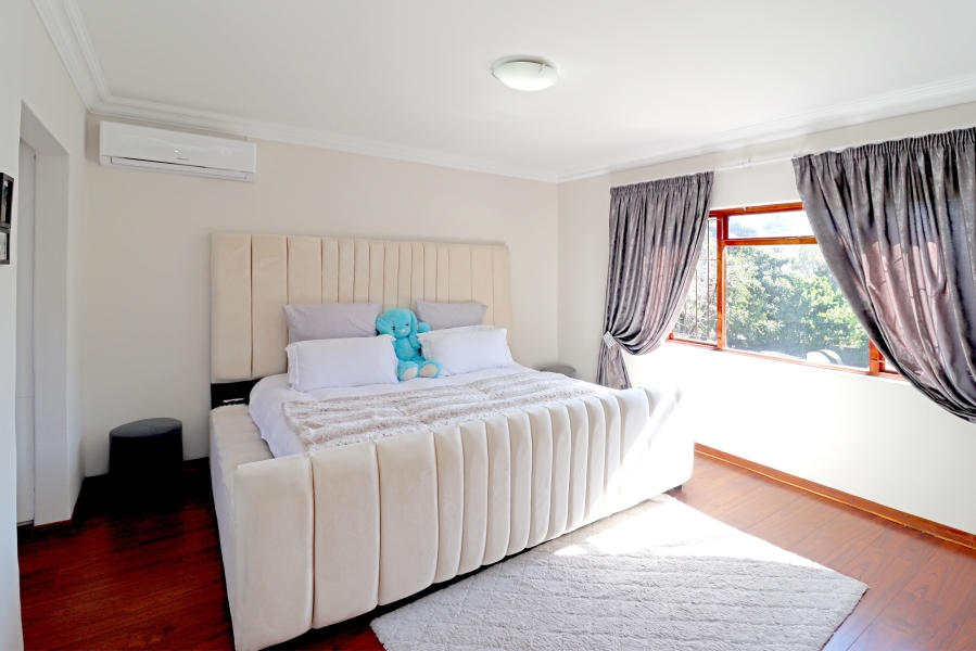 7 Bedroom Property for Sale in Magaliessig Gauteng
