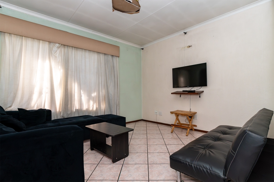 3 Bedroom Property for Sale in Lombardy East Gauteng