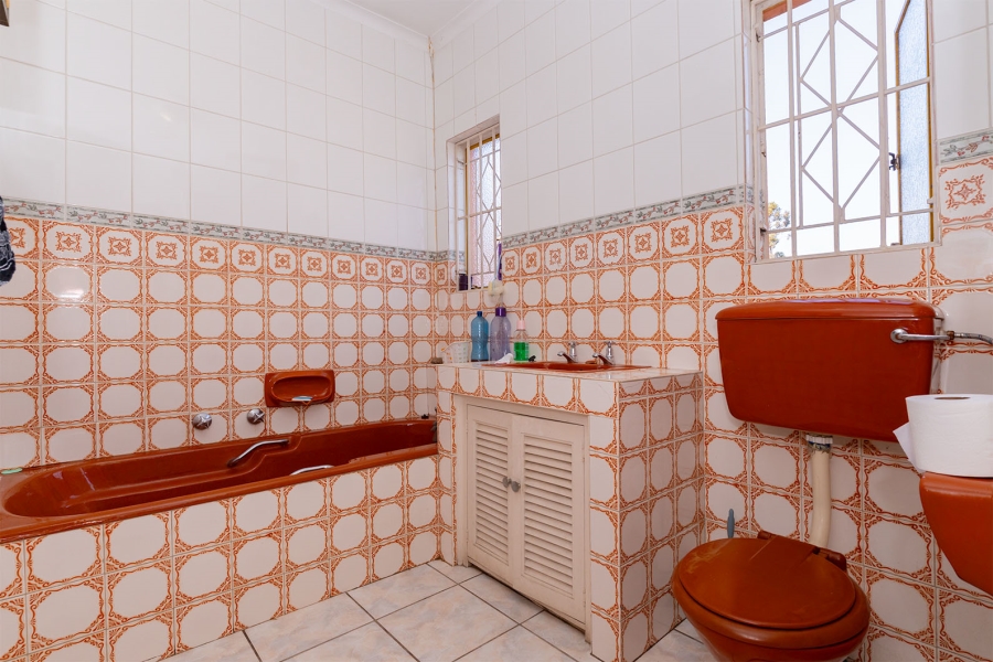 3 Bedroom Property for Sale in Lombardy East Gauteng