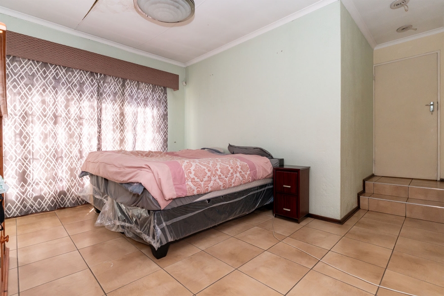 3 Bedroom Property for Sale in Lombardy East Gauteng