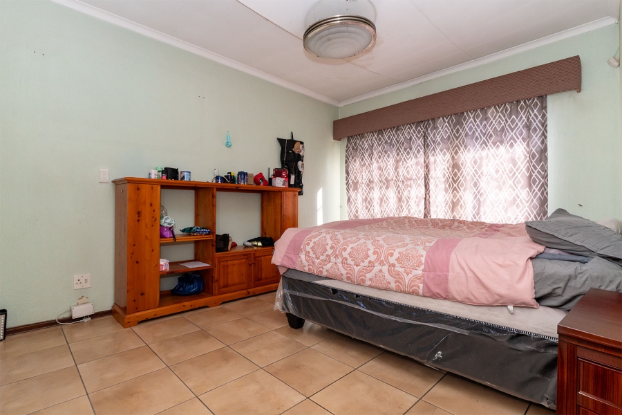 3 Bedroom Property for Sale in Lombardy East Gauteng