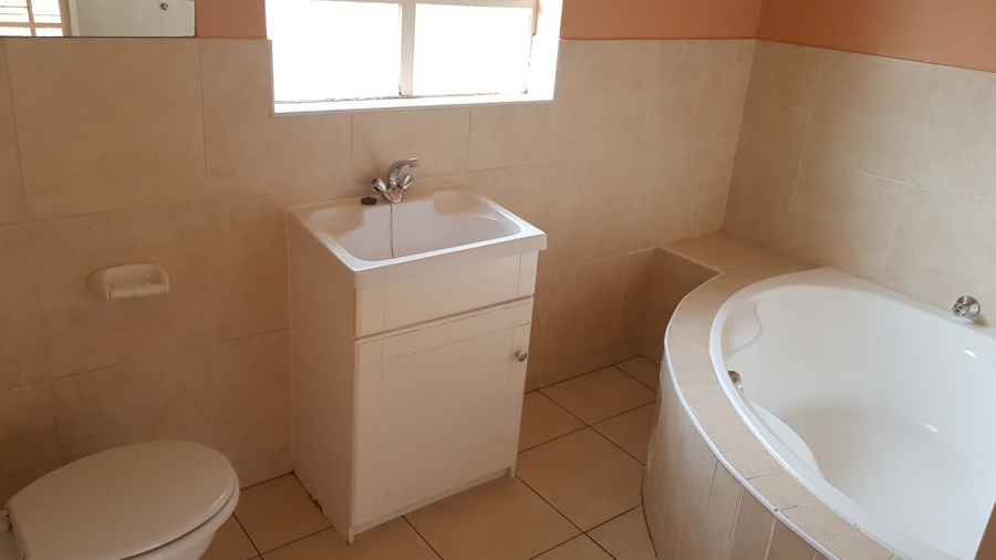 2 Bedroom Property for Sale in Liefde en Vrede Gauteng