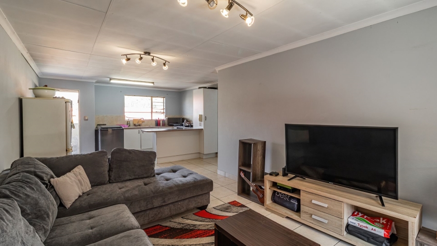 2 Bedroom Property for Sale in Liefde en Vrede Gauteng