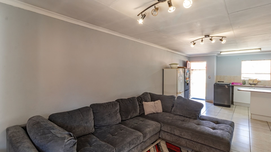 2 Bedroom Property for Sale in Liefde en Vrede Gauteng