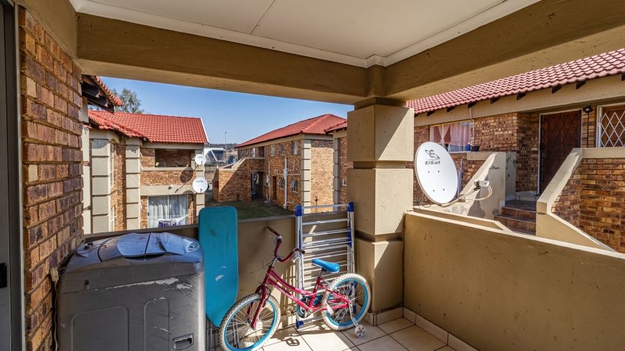 2 Bedroom Property for Sale in Liefde en Vrede Gauteng
