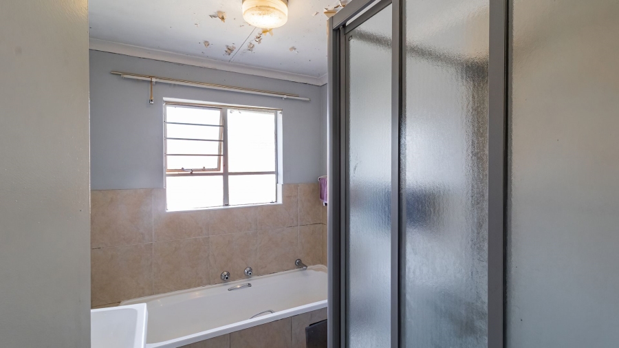 2 Bedroom Property for Sale in Liefde en Vrede Gauteng