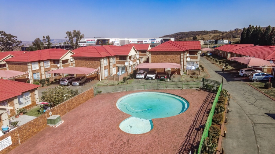 2 Bedroom Property for Sale in Liefde en Vrede Gauteng