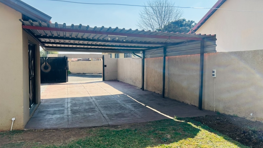 3 Bedroom Property for Sale in Elspark Gauteng