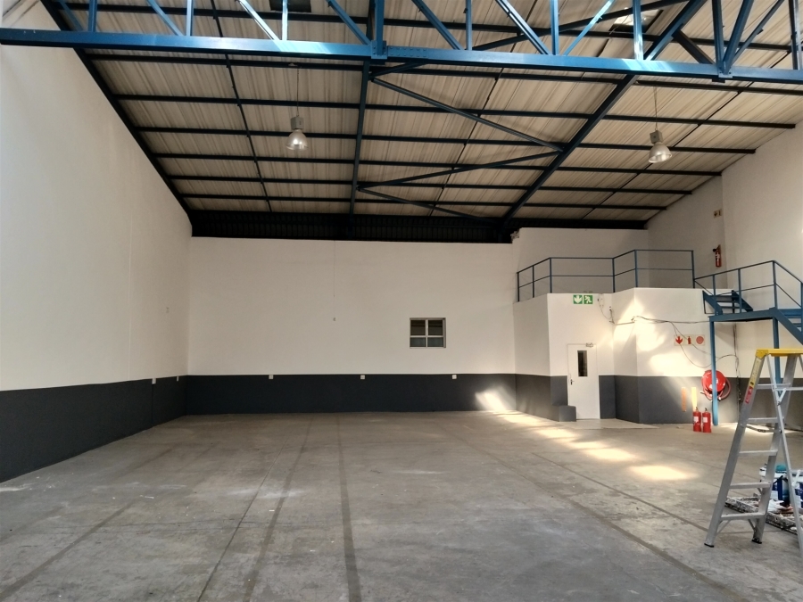 To Let Commercial Property for Rent in Strijdom Park Gauteng