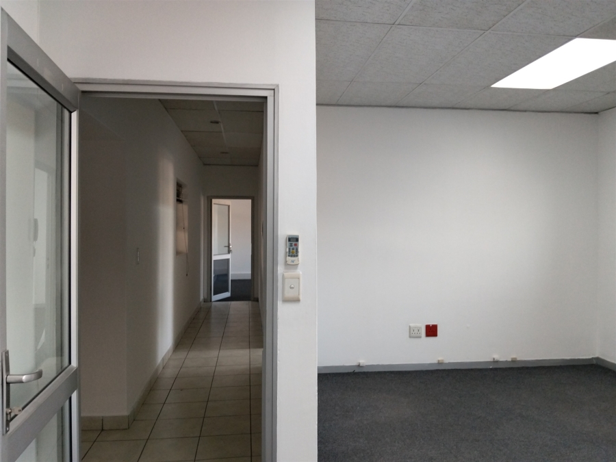 To Let Commercial Property for Rent in Strijdom Park Gauteng