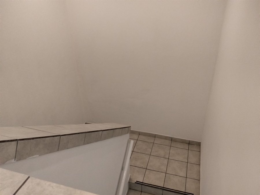 To Let Commercial Property for Rent in Strijdom Park Gauteng