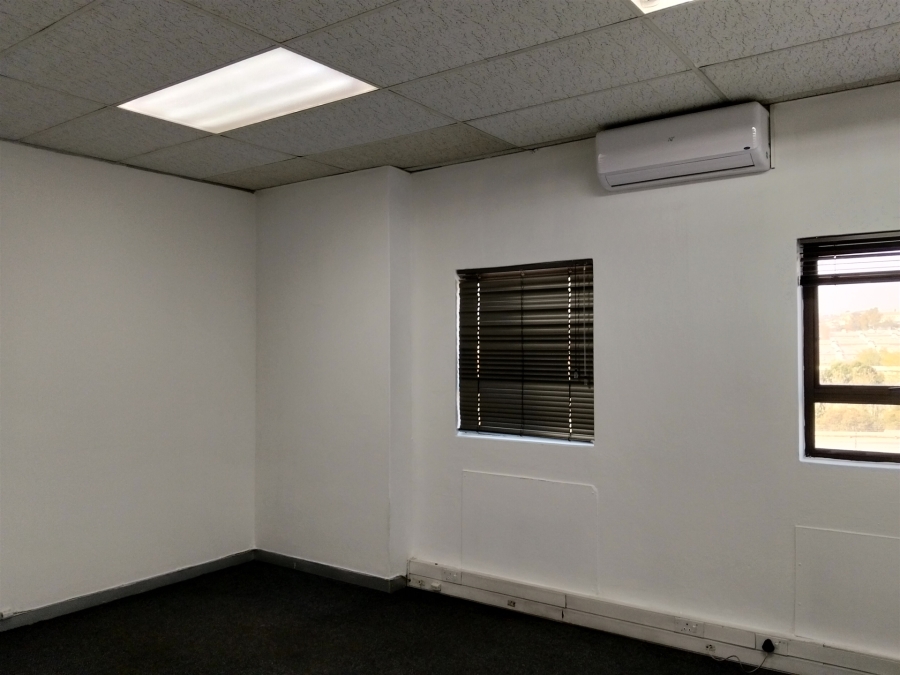 To Let Commercial Property for Rent in Strijdom Park Gauteng