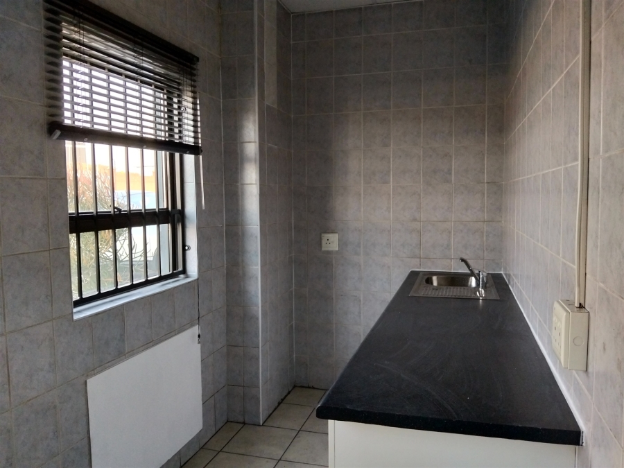To Let Commercial Property for Rent in Strijdom Park Gauteng