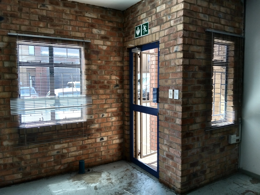 To Let Commercial Property for Rent in Strijdom Park Gauteng