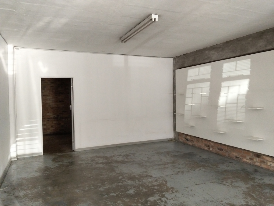 To Let Commercial Property for Rent in Strijdom Park Gauteng