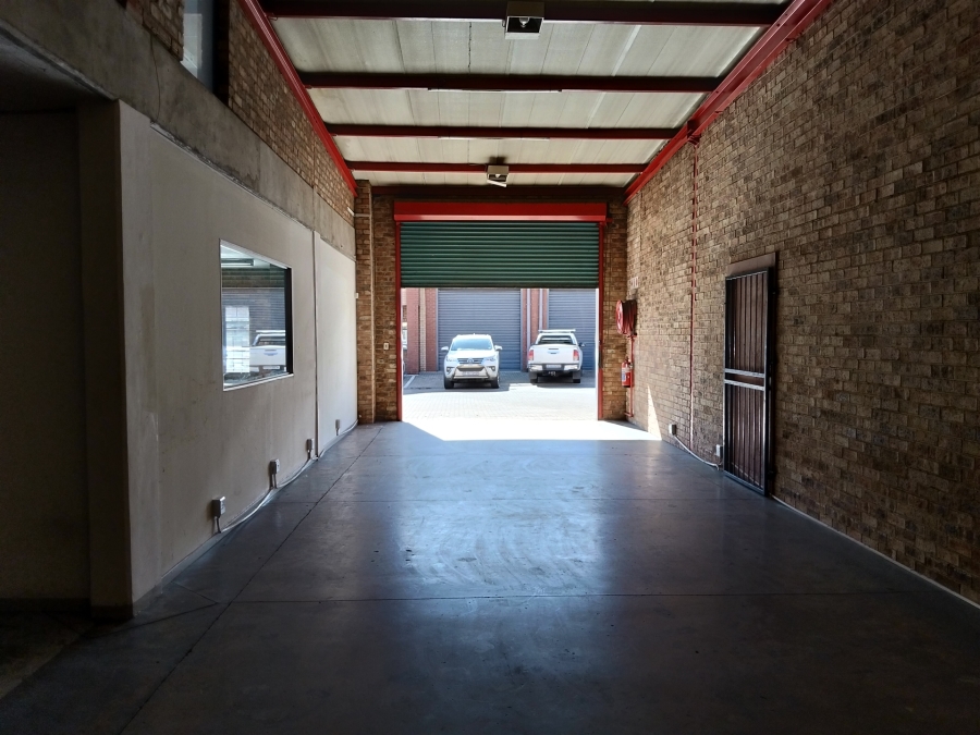 To Let Commercial Property for Rent in Strijdom Park Gauteng