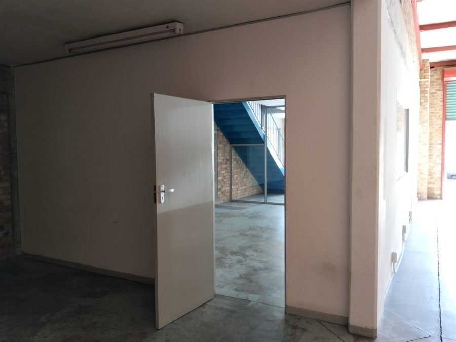 To Let Commercial Property for Rent in Strijdom Park Gauteng
