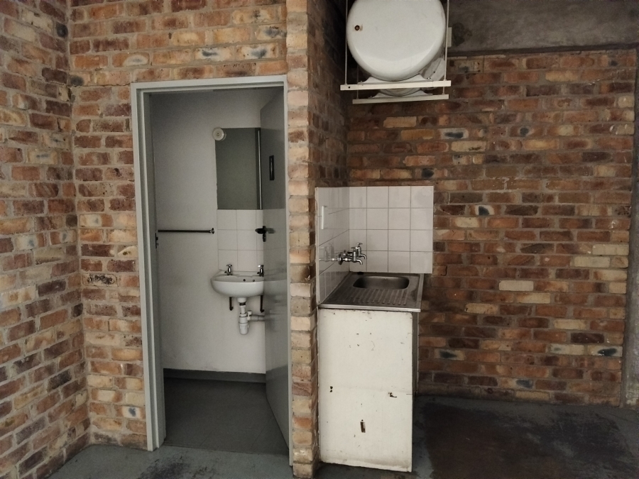 To Let Commercial Property for Rent in Strijdom Park Gauteng