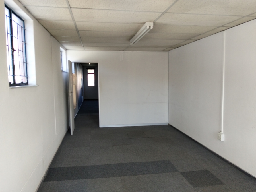 To Let Commercial Property for Rent in Strijdom Park Gauteng