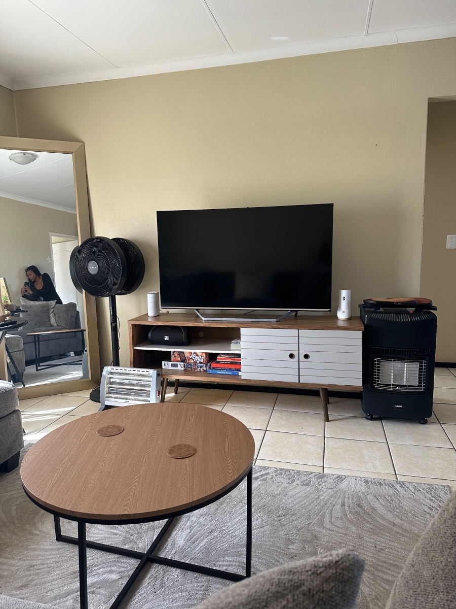 2 Bedroom Property for Sale in Honeypark Gauteng