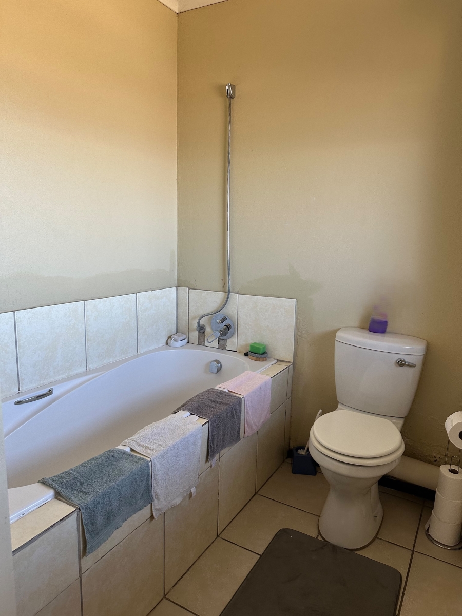 2 Bedroom Property for Sale in Honeypark Gauteng