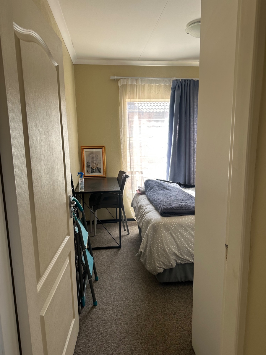 2 Bedroom Property for Sale in Honeypark Gauteng