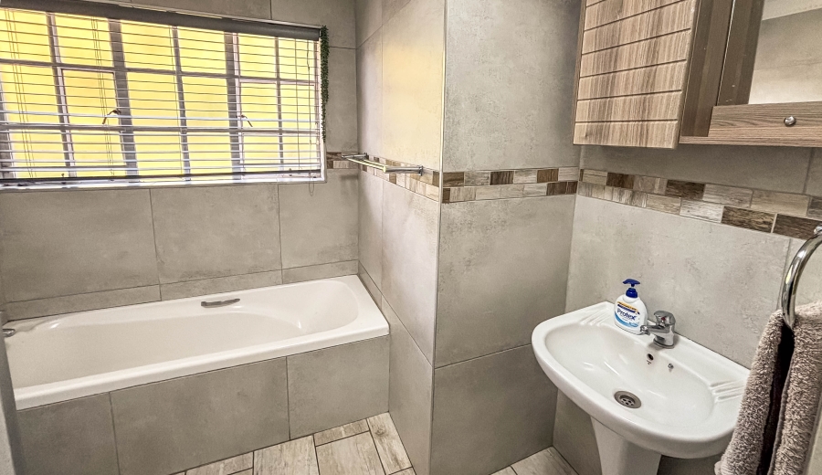 1 Bedroom Property for Sale in Monument Park Gauteng