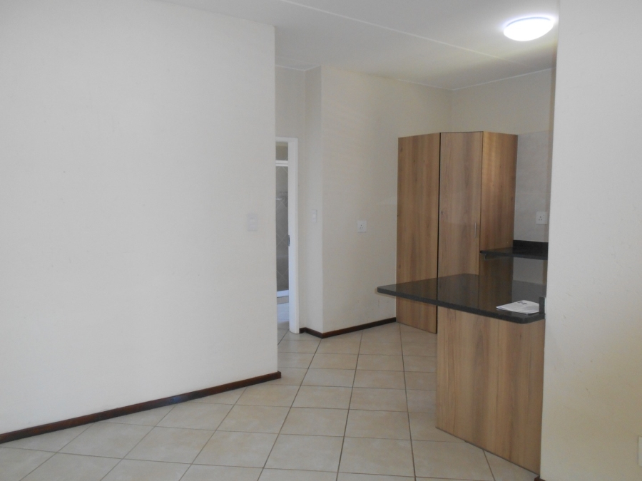To Let 2 Bedroom Property for Rent in Goedeburg Gauteng