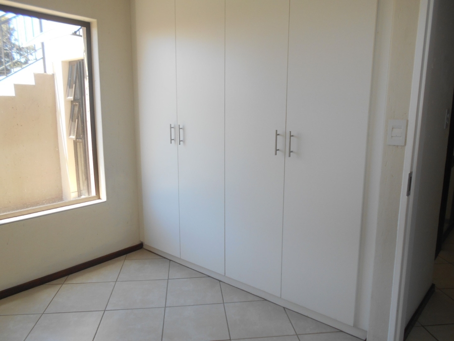 To Let 2 Bedroom Property for Rent in Goedeburg Gauteng