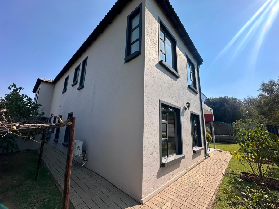 7 Bedroom Property for Sale in Midstream Estate Gauteng