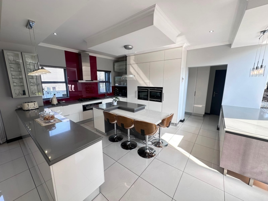 7 Bedroom Property for Sale in Midstream Estate Gauteng
