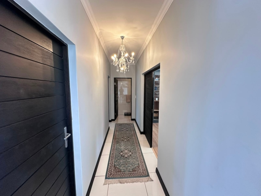 7 Bedroom Property for Sale in Midstream Estate Gauteng